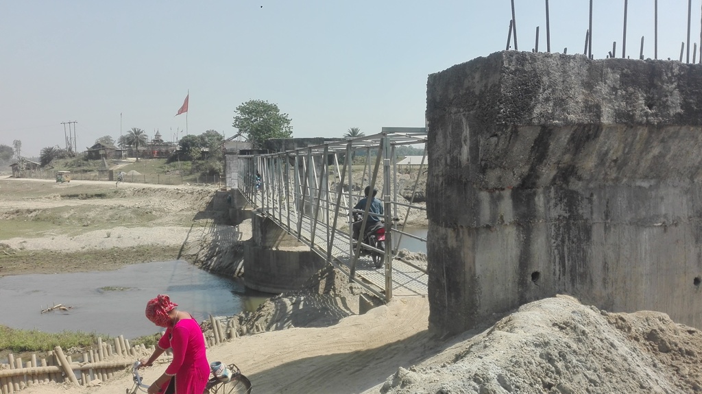 बूढीगंगा र ग्रामथान गाउँपालिका जोड्ने सिंघिया खोलाको पुल दुई दशक देखि अलपत्र