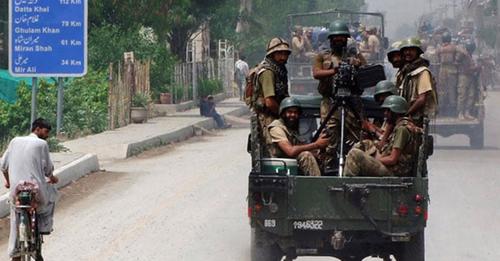 पाकिस्तानमा आत्मघाती हमला, ९ सैनिकको मृत्यु