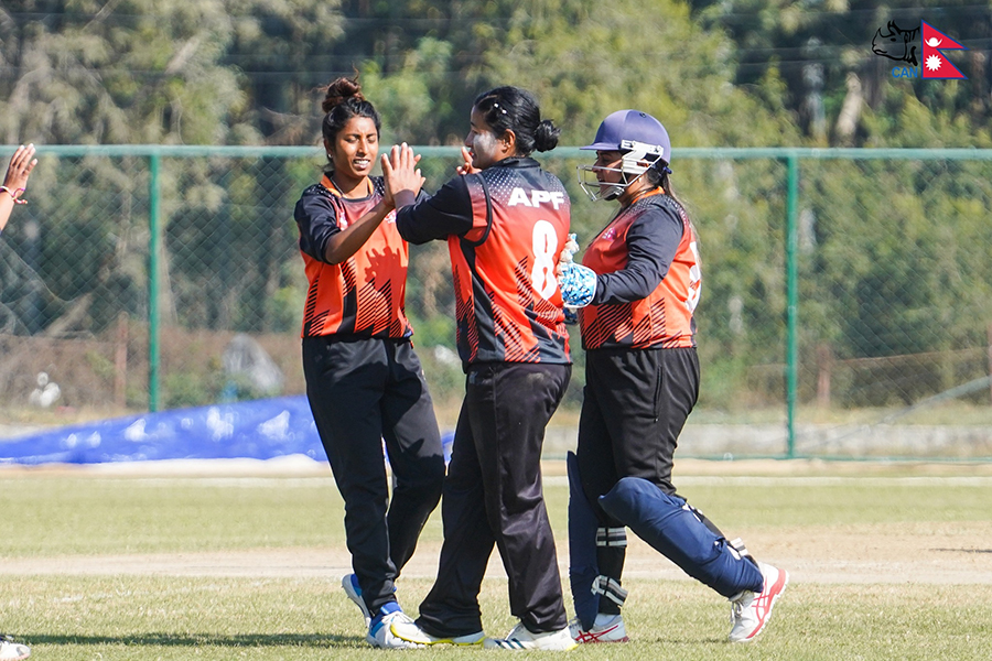 महिला राष्ट्रिय क्रिकेटः कोशी प्रदेशलाई हराउँदै एपीएफ फाइनलमा